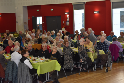 tables du repas des aines