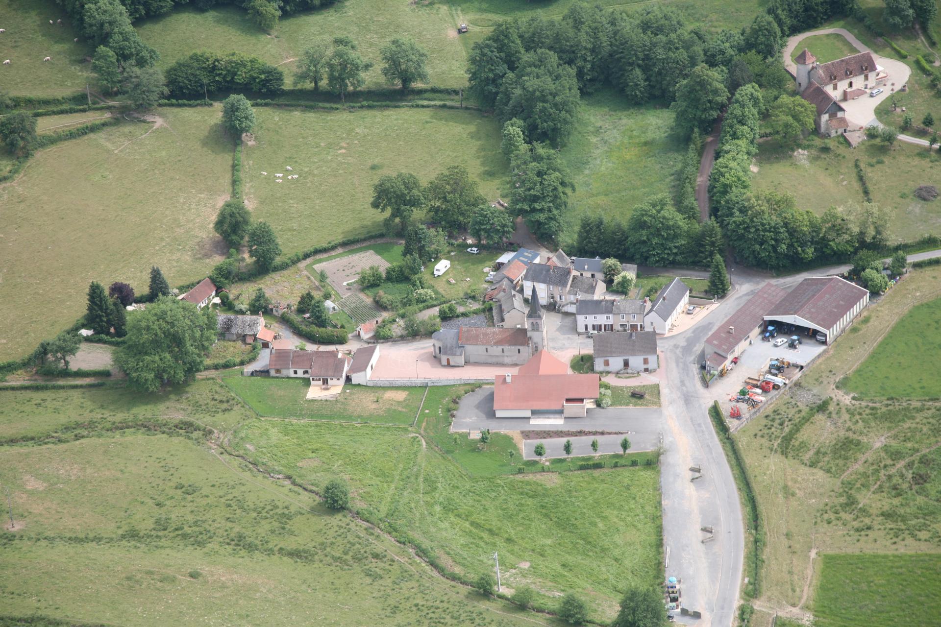 Bourg - vue aérienne - CUZY